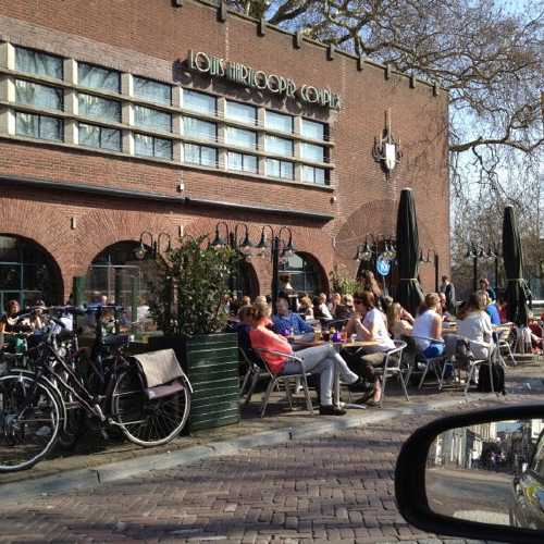 Louis Hartlooper Complex LHC